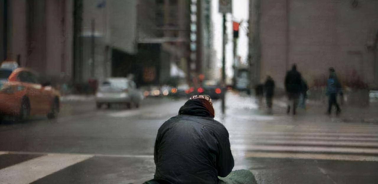 高考800多分!人大毕业今流浪街头,家人:他扔掉手机全国溜达