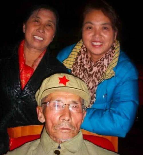 晚年因没钱治病暴露身份,无人不知她是谁_解秀梅_王芳_英雄