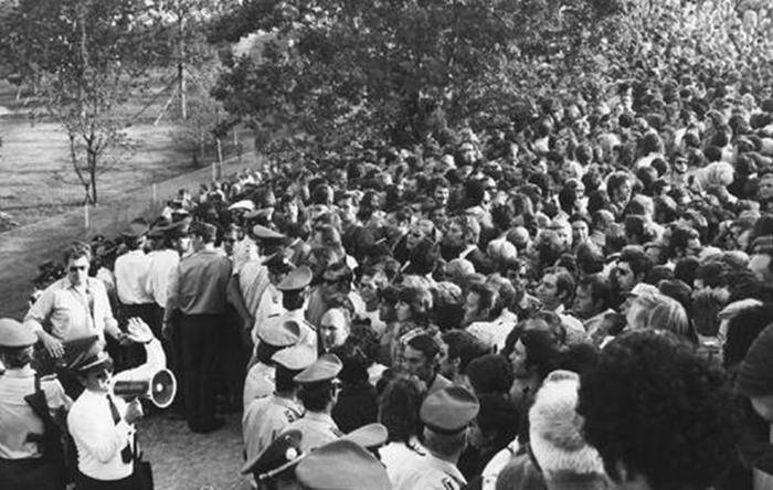 1972:黑九月喋血慕尼黑,人质惨遭血洗,西德警察被狂喷