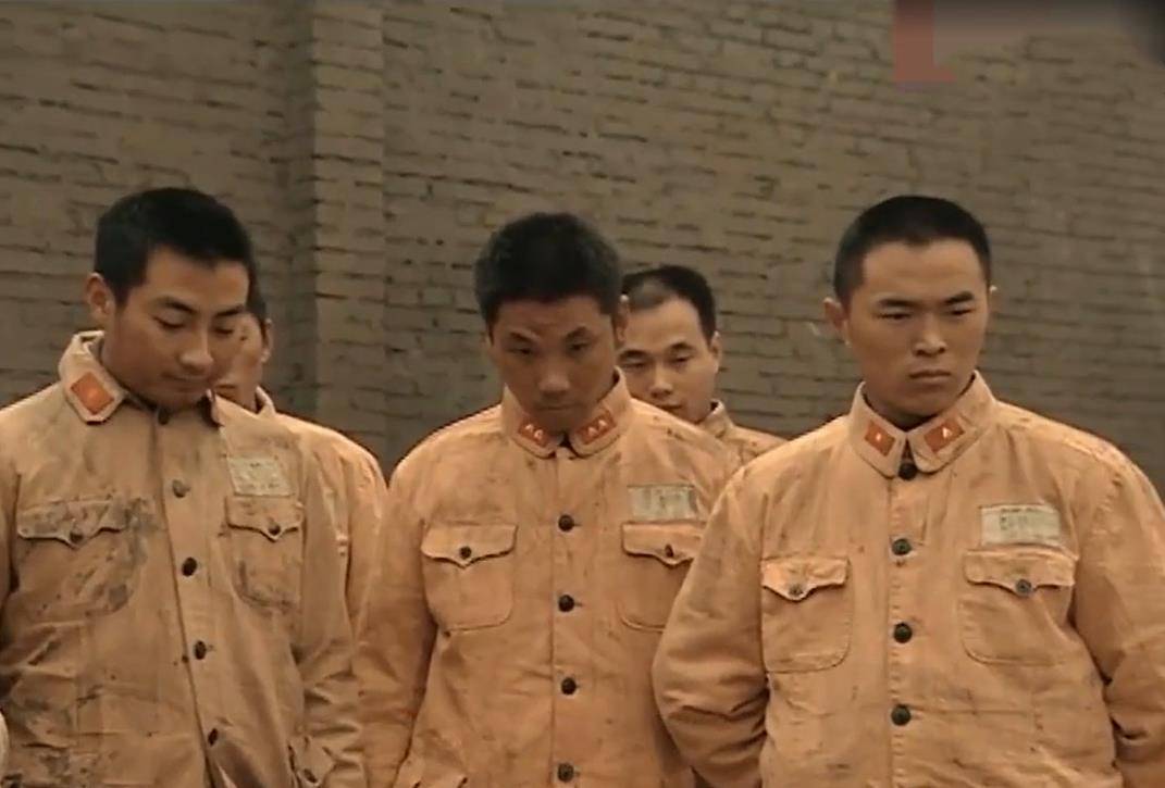 《八佰》真相:我军从不虐待战俘,二战其他国家又是如何处置?