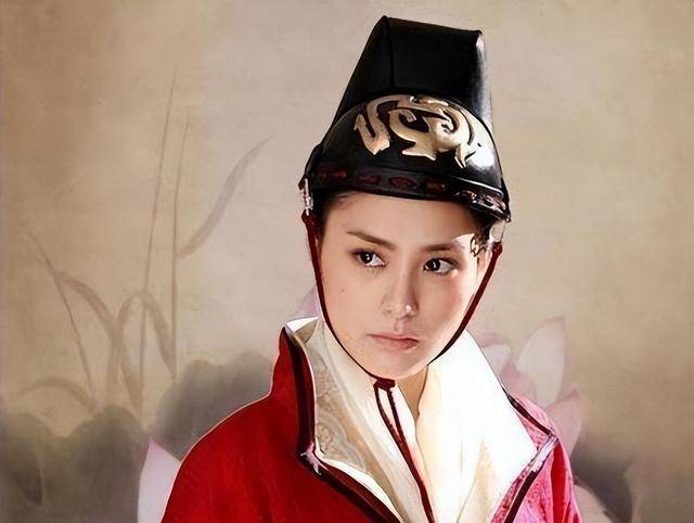 而上官婉儿也仿照武媚娘的做法,开始养起了情人