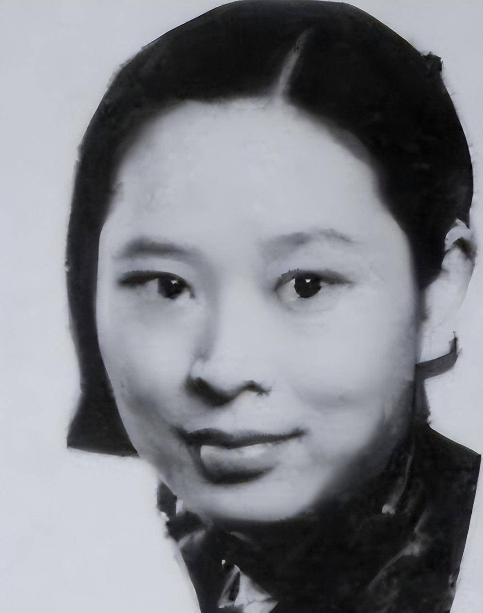 她是延安八大美女之一,17岁嫁给叶帅,31岁时离婚,儿子是个少将