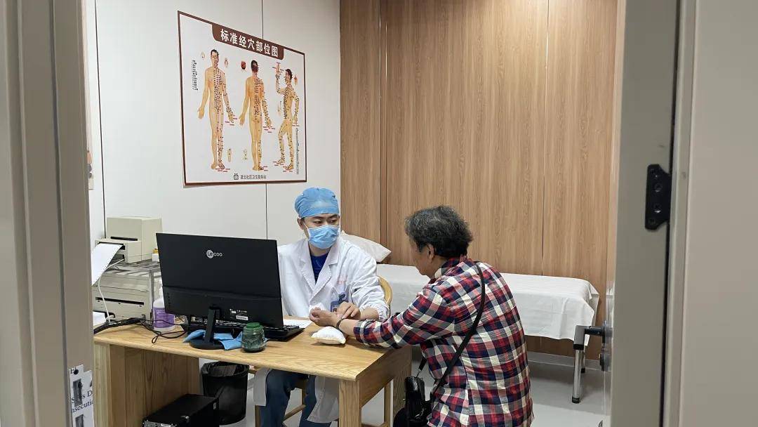 这个社区卫生服务站搬迁更新,提供中医药特色巡诊服务