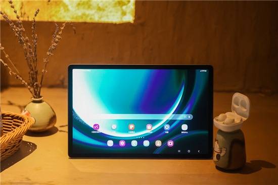 家庭娱乐中心 让三星galaxy tab s9 fe相伴生活_平板_全家人_屏幕