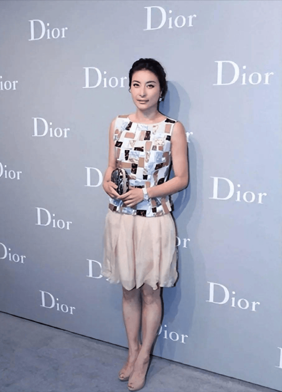 看完她和女星们的合照,你就知道了_章子怡_巩俐_豪门