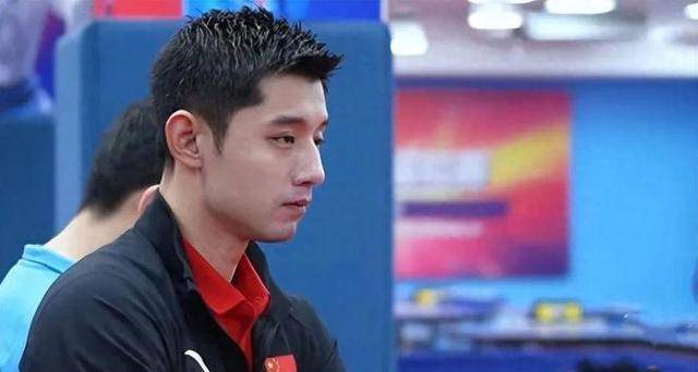 都是单身,刘诗雯和张继科还能复合?注意两人的装扮,差距出来了