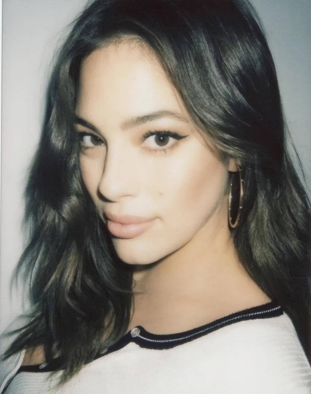 斤,这块头怎么看都有些过壮,阿什利却凭着这样的身架成功晋级超模圈