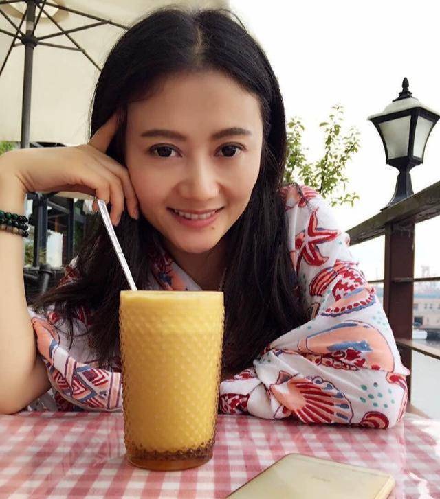 2014年前央视美女主持离婚,1年后上《非诚勿扰》,成功牵手富商