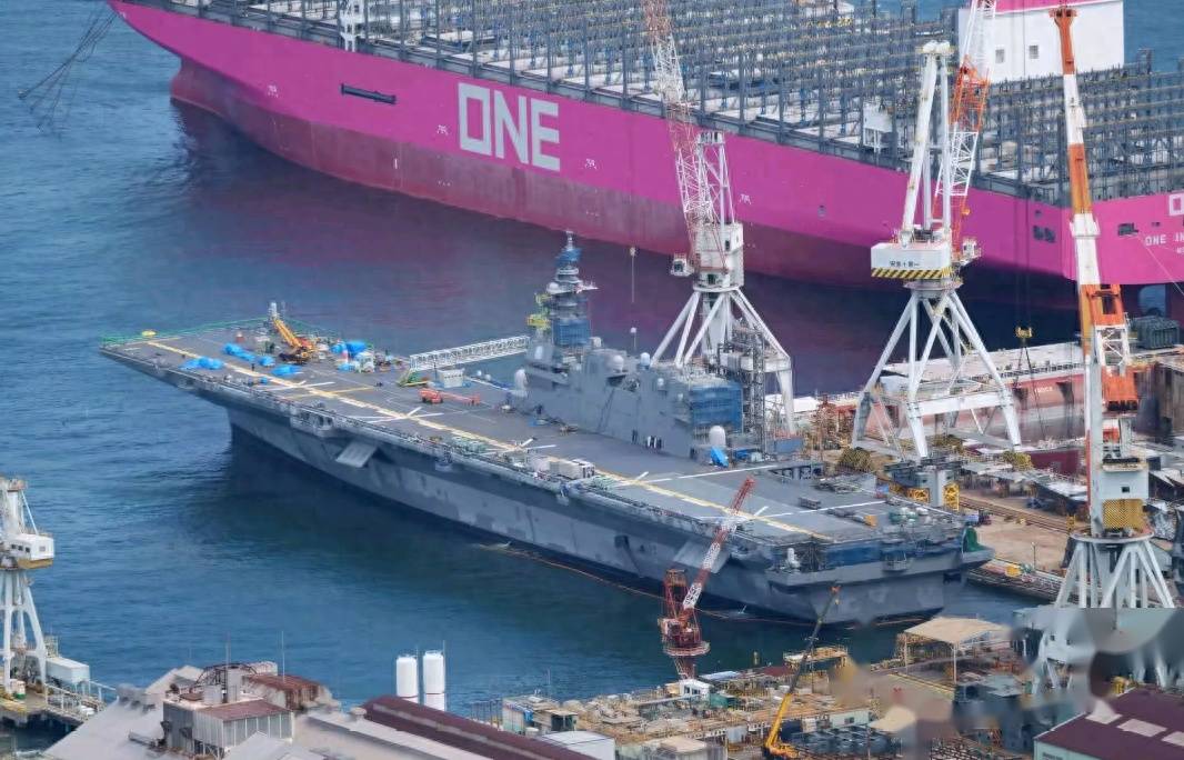 警惕:日本护卫舰"加贺"号成功改装成航空母舰,日本国内热议_军事_亚太