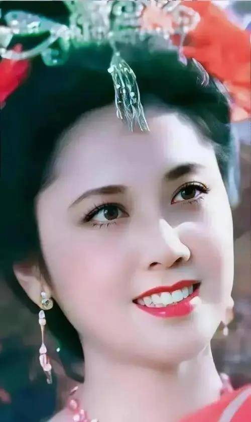 朱琳:荧屏背后的优雅与坚韧_朱琳_演艺事业_艺术