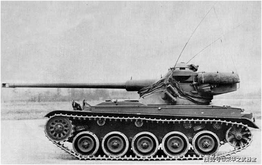 20世纪50年代初,法国利用退役 黑豹坦克的底盘生产自行起重机