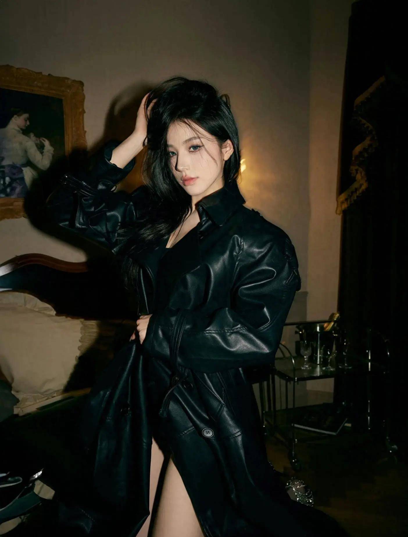 多娜泰拉·达米亚尼:艺术献身典范,现实的"八尺夫人"魅力无限_女神