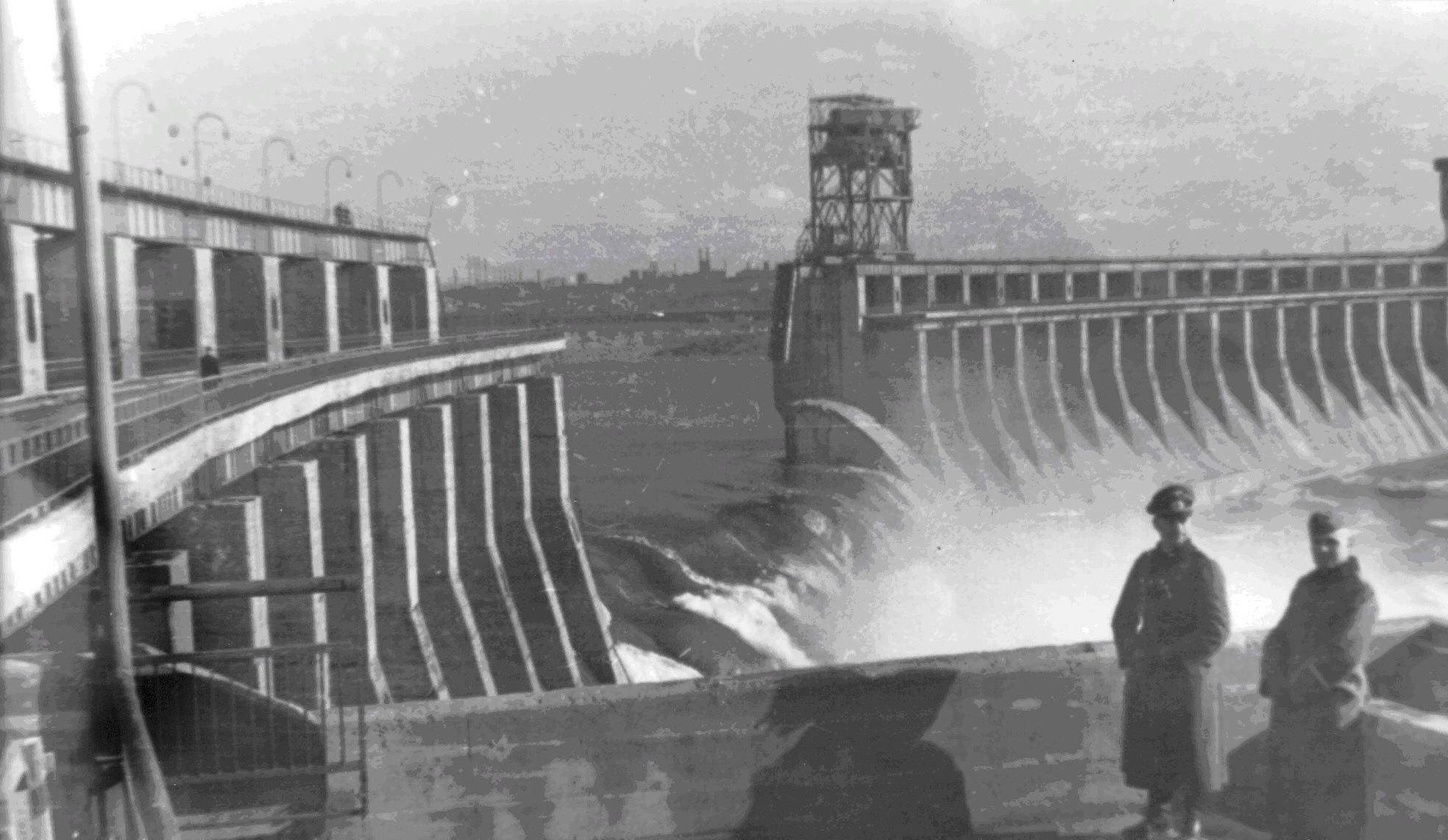 第聂伯河大坝炸毁图片