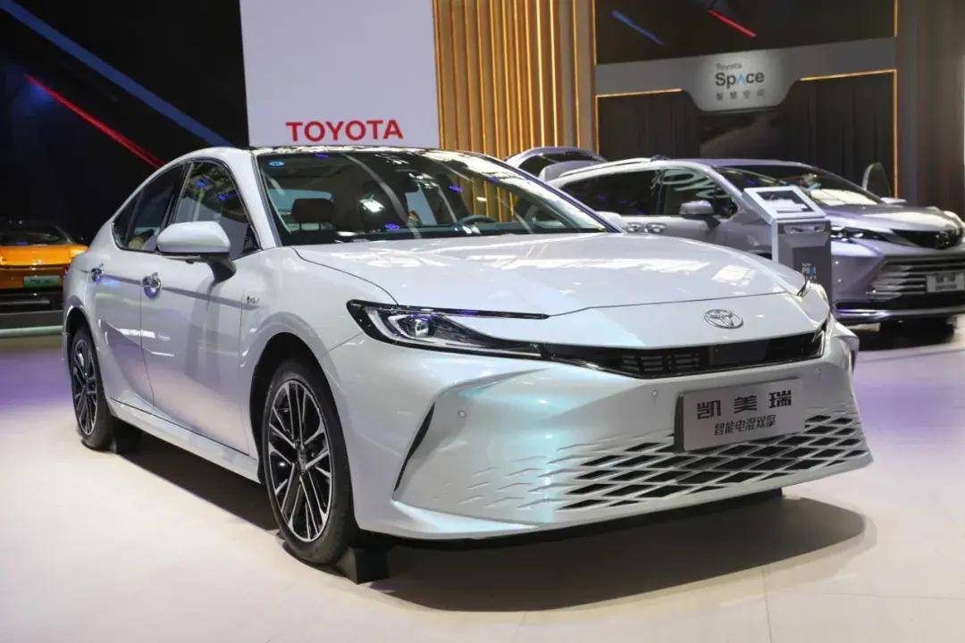 铂智3x全球首发,广汽丰田新能源明星阵容亮相北京车展