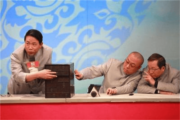 以17万做局,骗走乾隆真迹转卖8700万的专家刘岩,后来怎样?