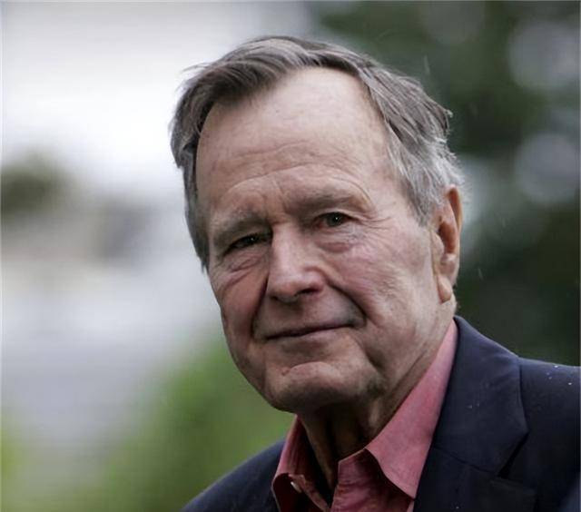 布什家族,被誉为美国第一政治豪门,究竟是如何起家的?