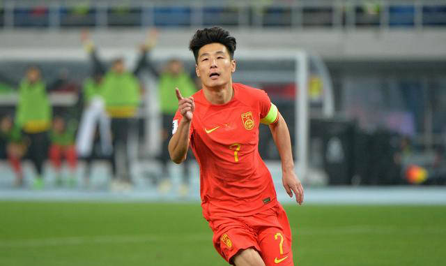 国内媒体爆料:国足教练组计划调动武磊,李源一,引发争议与球迷质疑