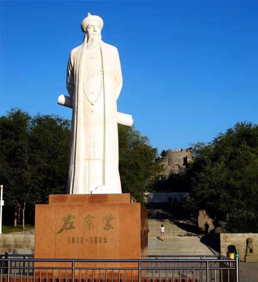1876年,63岁的左宗棠力排众议收复新疆,现在看果然意义重大