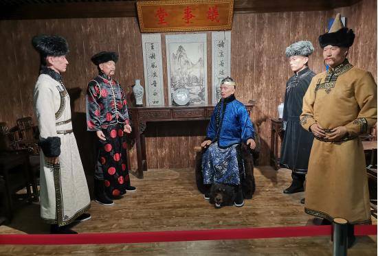 是满族的重要聚集地,当地满族姓氏按照人口的多少,有"一张二宋三刘四