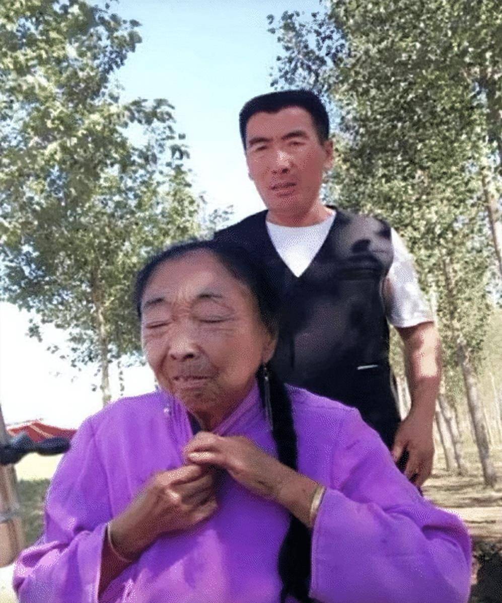 拉皮手术,我们不会去质疑什么,但是换到了马玉琴身上却一切都不正常了