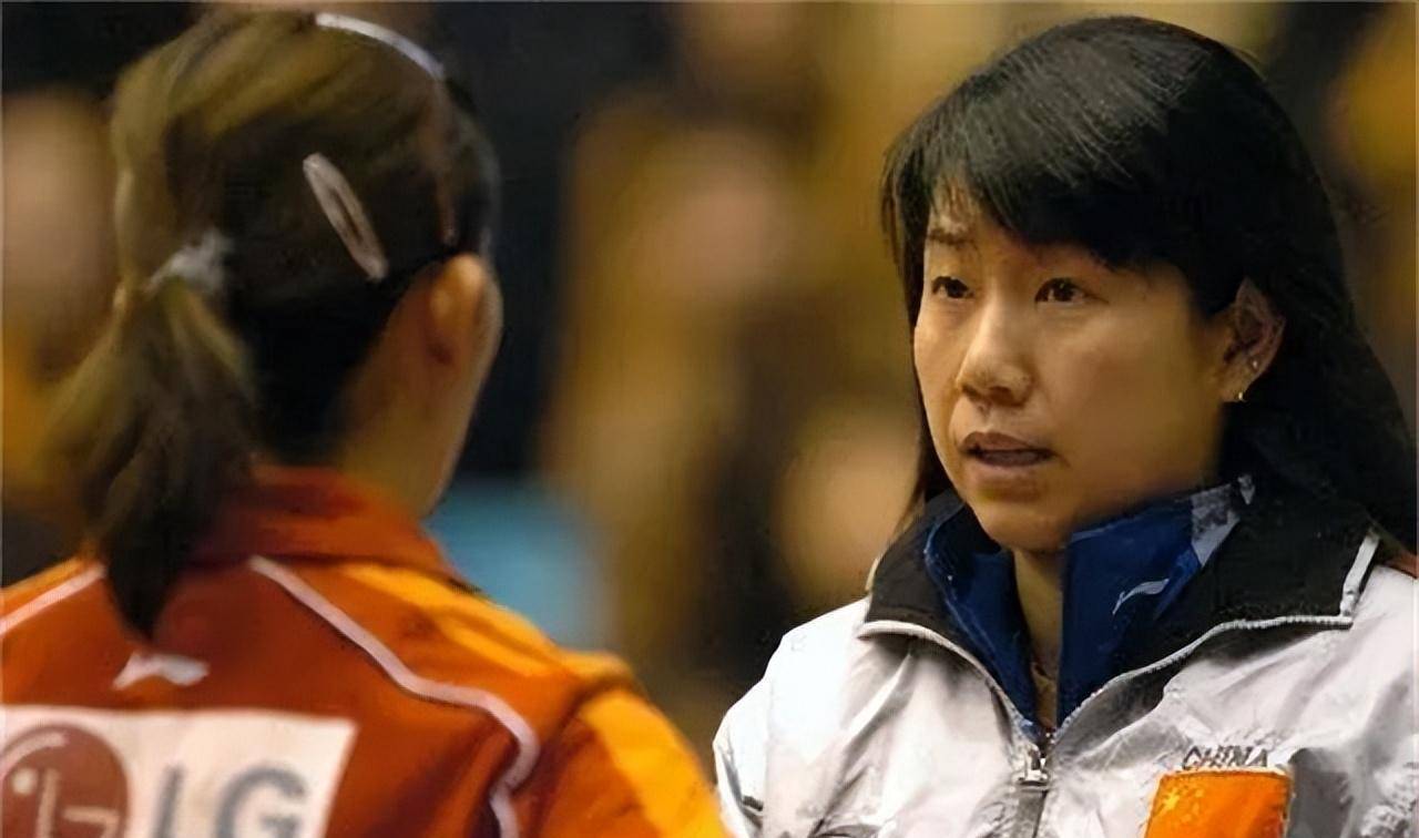 邓亚萍搭档乔红:退役后成王楠教练,如今54岁,结婚后不显老