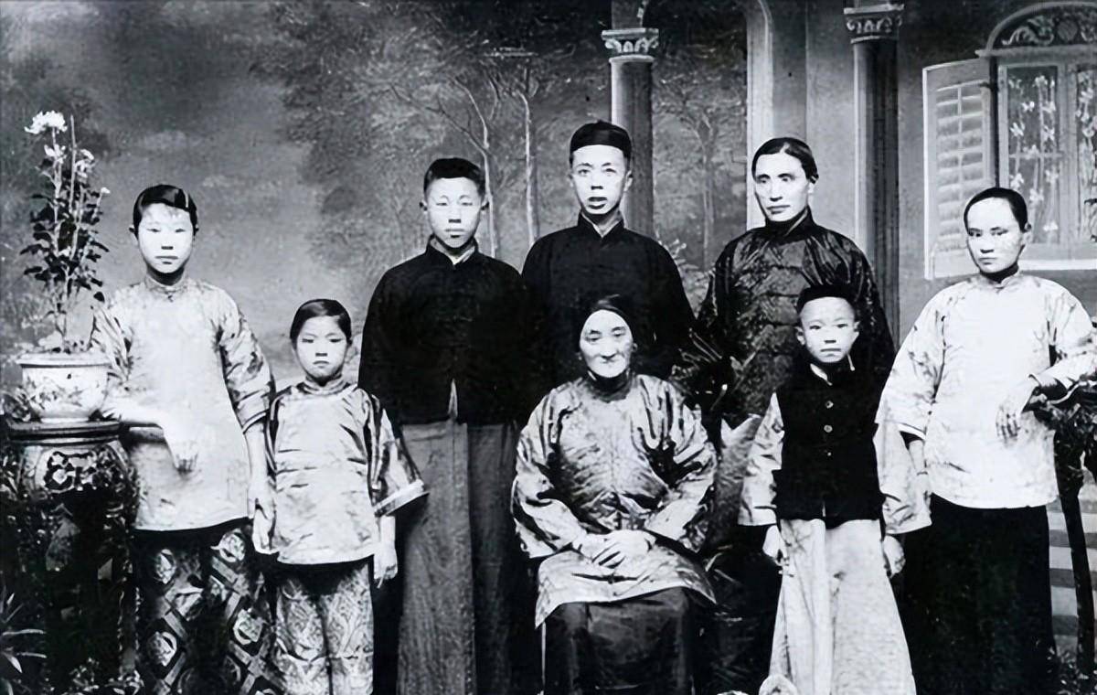 卢芹斋靠倒卖文物发财,娶15岁娇妻与36岁岳母暧昧,最终客死他乡