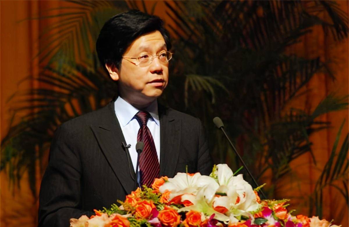 为告知世界自己是中国人,他从美撤离,将864家公司带回祖国_李开复