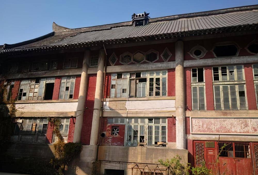 协和大学1936年的林兰英已经十八岁了,在当地已经成为了有名的才女,为