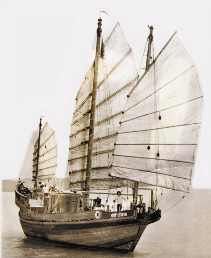 中国大海盗郑芝龙:吊打荷兰人,儿子郑成功是民族英雄