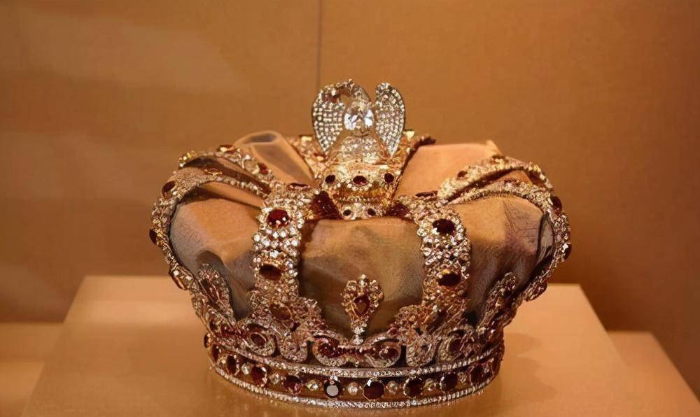 未婚先寡,改嫁小叔子被独宠,10件首饰值4千万美金_玛丽_珠宝_英国王室