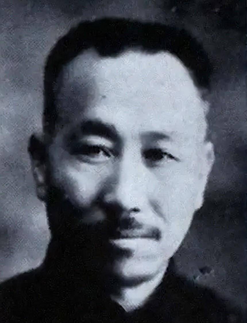 土匪头子腿部中弹,西医说要截肢保命,云南白药创始人帮其保住