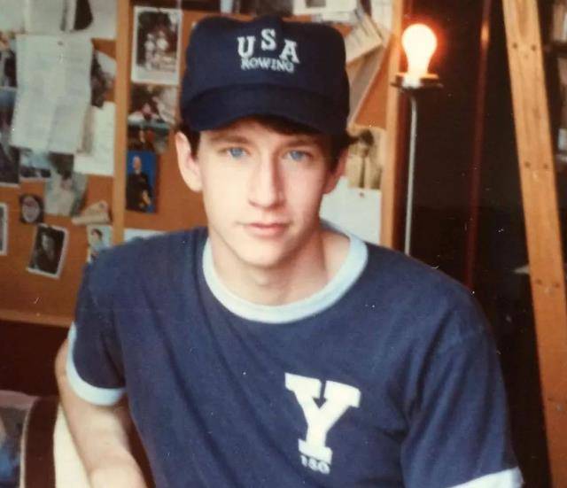 从豪门阔少到cnn主播,丧父兄,历生死,勇出柜,活出幸福人生