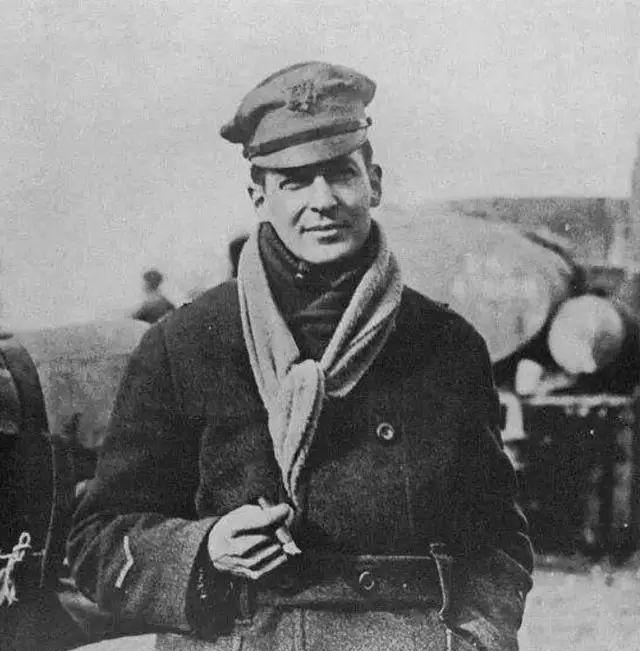 看看麦克阿瑟老爹给他留下的"遗产",没有人能随随便便成功啊