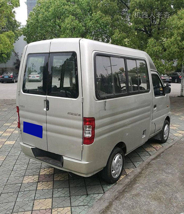 长的很像微型房车,非常适合改装露营车,长安都市彩虹小面包床车