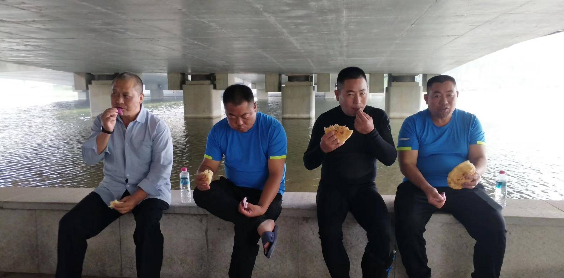这个全部由志愿者组成的团队,没有向任何人或任何机构要求过财政支持