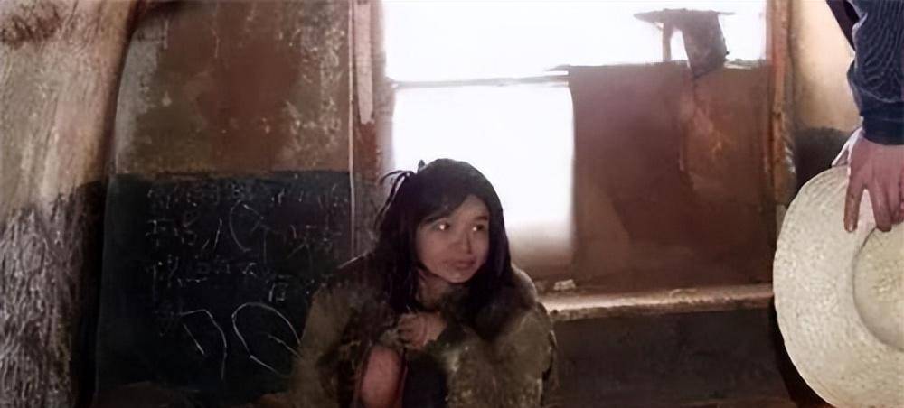 被拐卖四次的女大学生,俩兄弟把她当生育工具,结局让人同情_曹小青