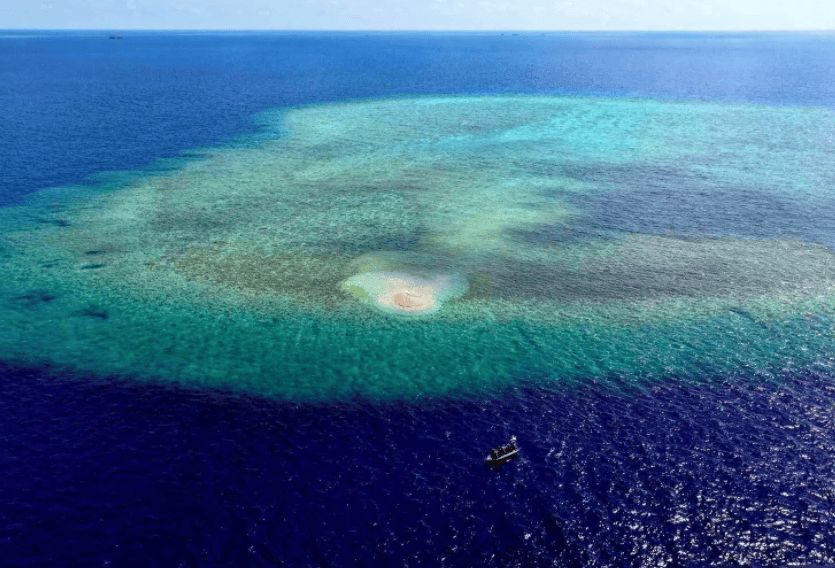 菲指中国在仙宾礁填海造岛,已派船监视阻拦,菲错误把忍让当软弱