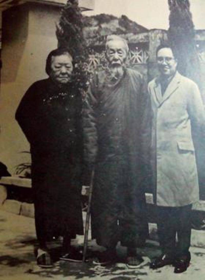 他是民国日报界的枭雄,叫嚣孔祥熙夫妇,拔枪对峙名将,讹诈孙科_龚德柏