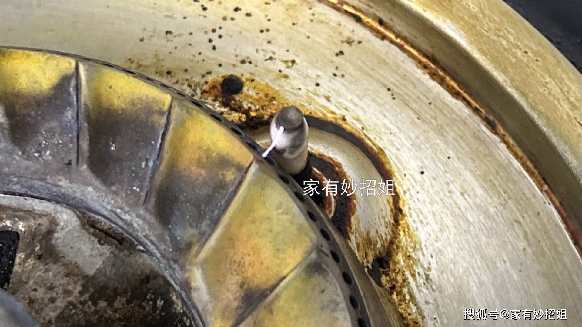我们使用燃气灶的时候,在确保燃气阀门开关打开,电池电量充足的情况