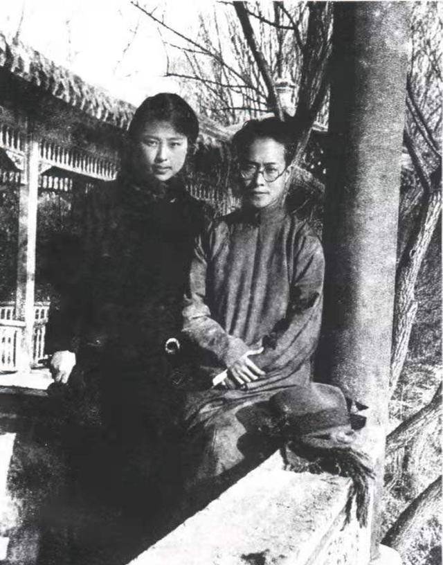 沈从文转入精神病院,妻子始终未探望,临终前对妻子忏悔:对不起