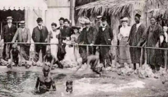 南非女子因奇特比例:被两白人当动物展出,去世百年被博物馆展览