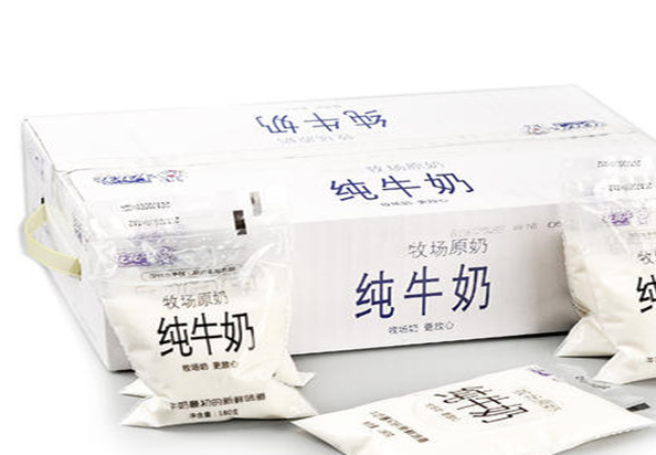 同样是牛奶,"袋装"和"盒装"有啥区别?解开我多年的疑惑