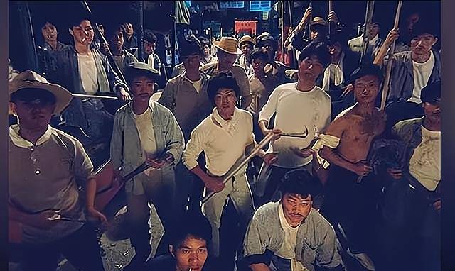 帮成员300多人在京华城夜店滋事,从而台北市警方全力扫荡各个角头势力