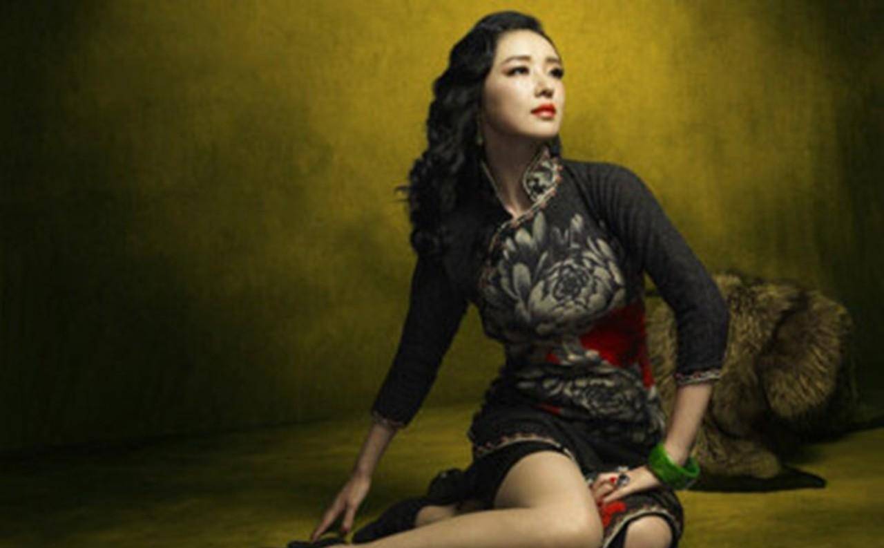 韩熙庭"爱江山更爱美人"自古以来就是大家公认的定律,王永红也不例外.