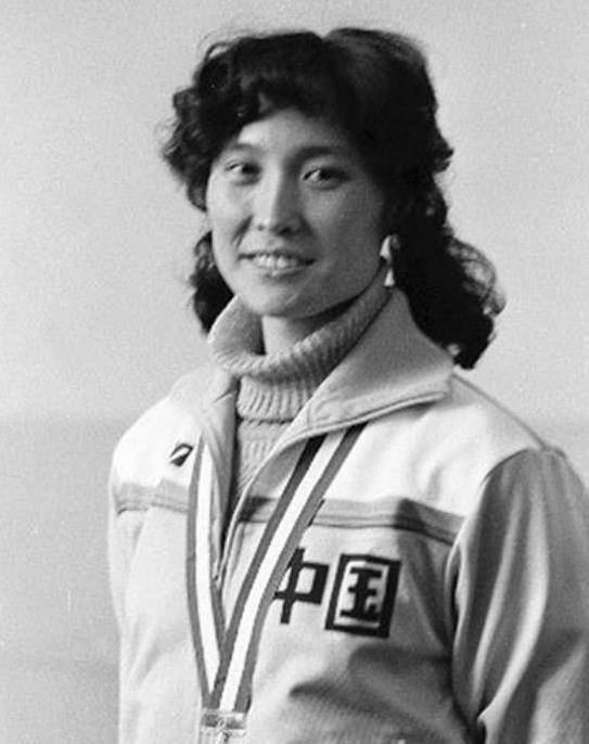 曹慧英:女排五连冠功臣之一,为女儿移民加拿大,如今是首席富姐