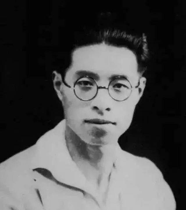 丁玲:从暗恋学姐到与两任男友同居,一生4段感情,都是爆款新闻