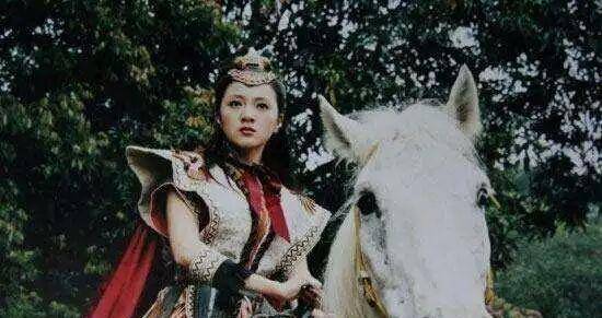 潘将军潘宝珠,杨大眼的结发妻子,也是南北朝时期传奇女将领,武艺超群