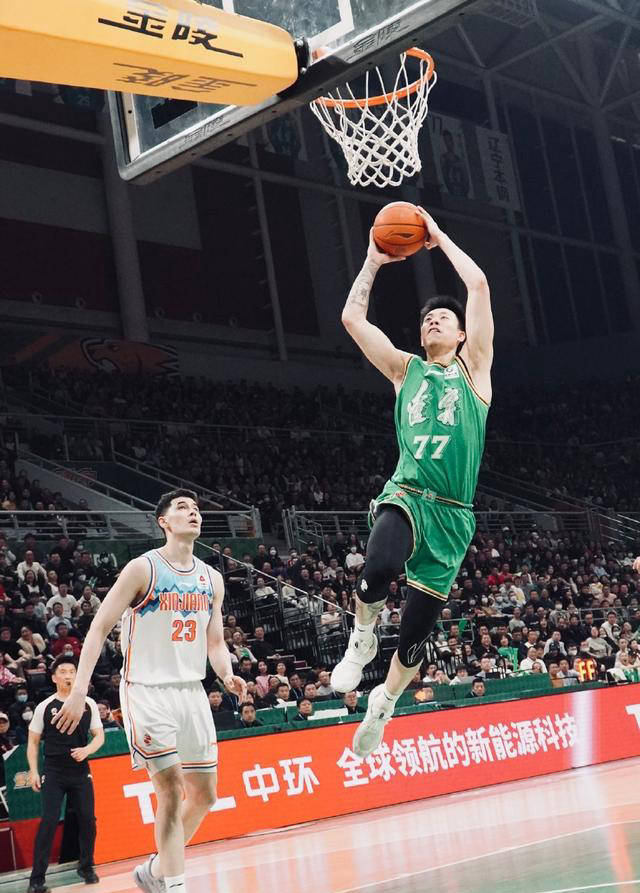 交手记录明显悬殊!新疆男篮不可阻挡,琼斯力挫旧主,李炎哲崭露头角