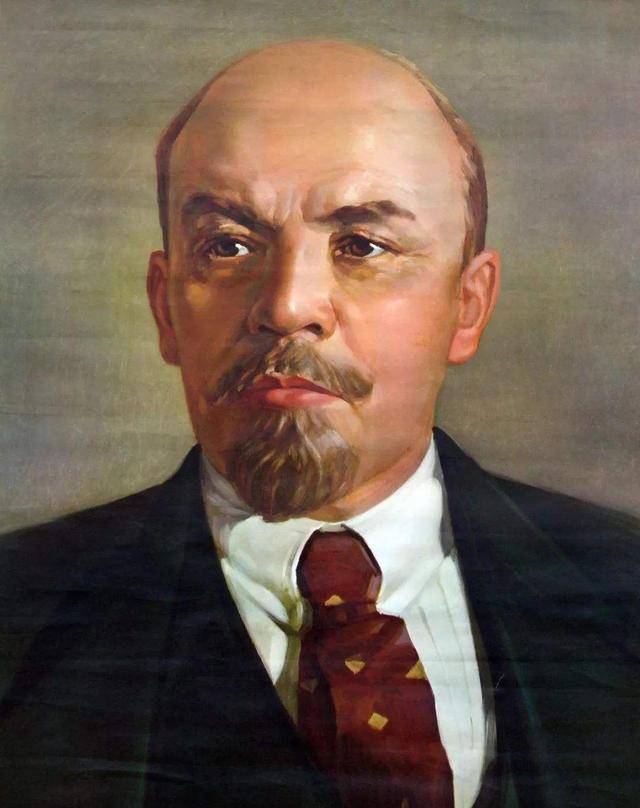 他是无产阶级的伟大导师,领导十月革命,创建第一个社会主义国家