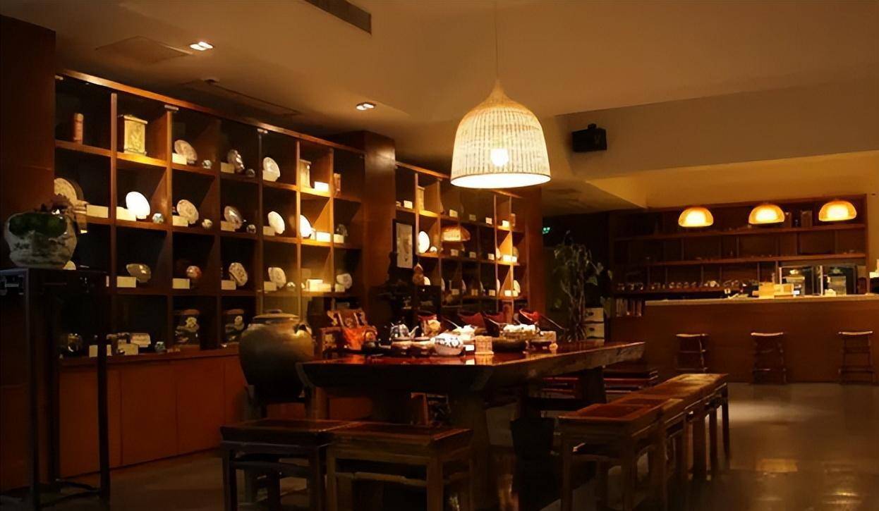 江苏省武进区的金女士经营着一家茶馆,收入不菲.